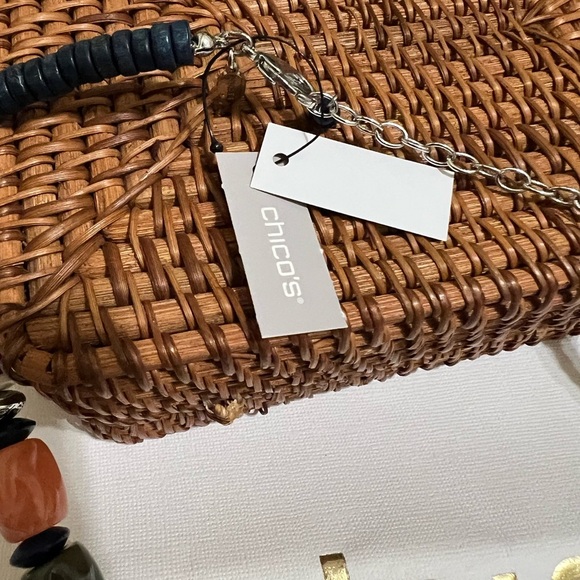 Chico’s NWT Multi-Color Beaded Necklace w Blue Etched Pendant - Picture 5 of 6